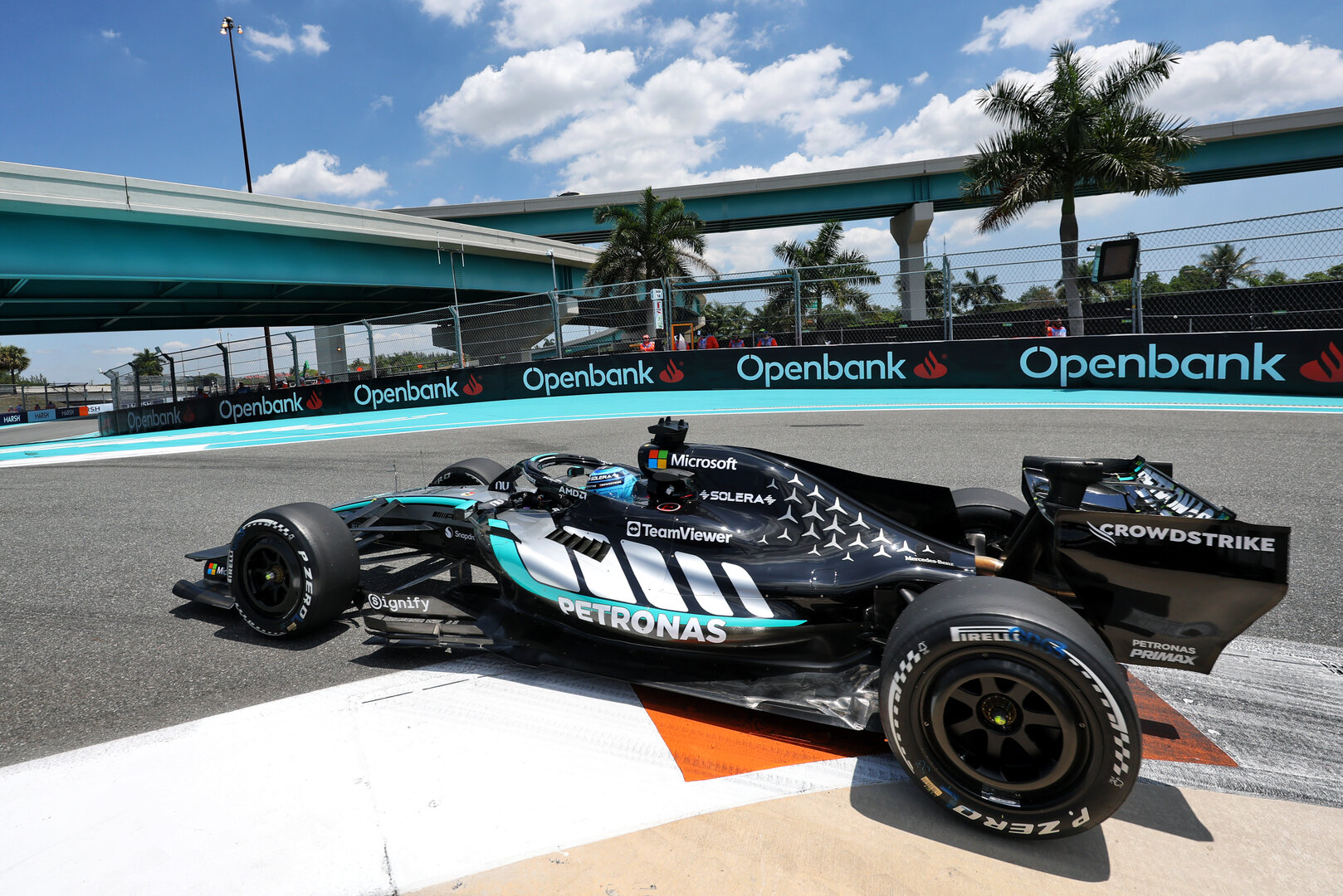 GP MIAMI, George Russell (GBR) Mercedes AMG Formula One Team W17.
01.05.2026. Formula 1 World Championship, Rd 4, Miami Grand Prix, Miami, Florida, USA, Sprint Qualifiche Day.
- www.xpbimages.com, EMail: requests@xpbimages.com © Copyright: Charniaux / XPB Images