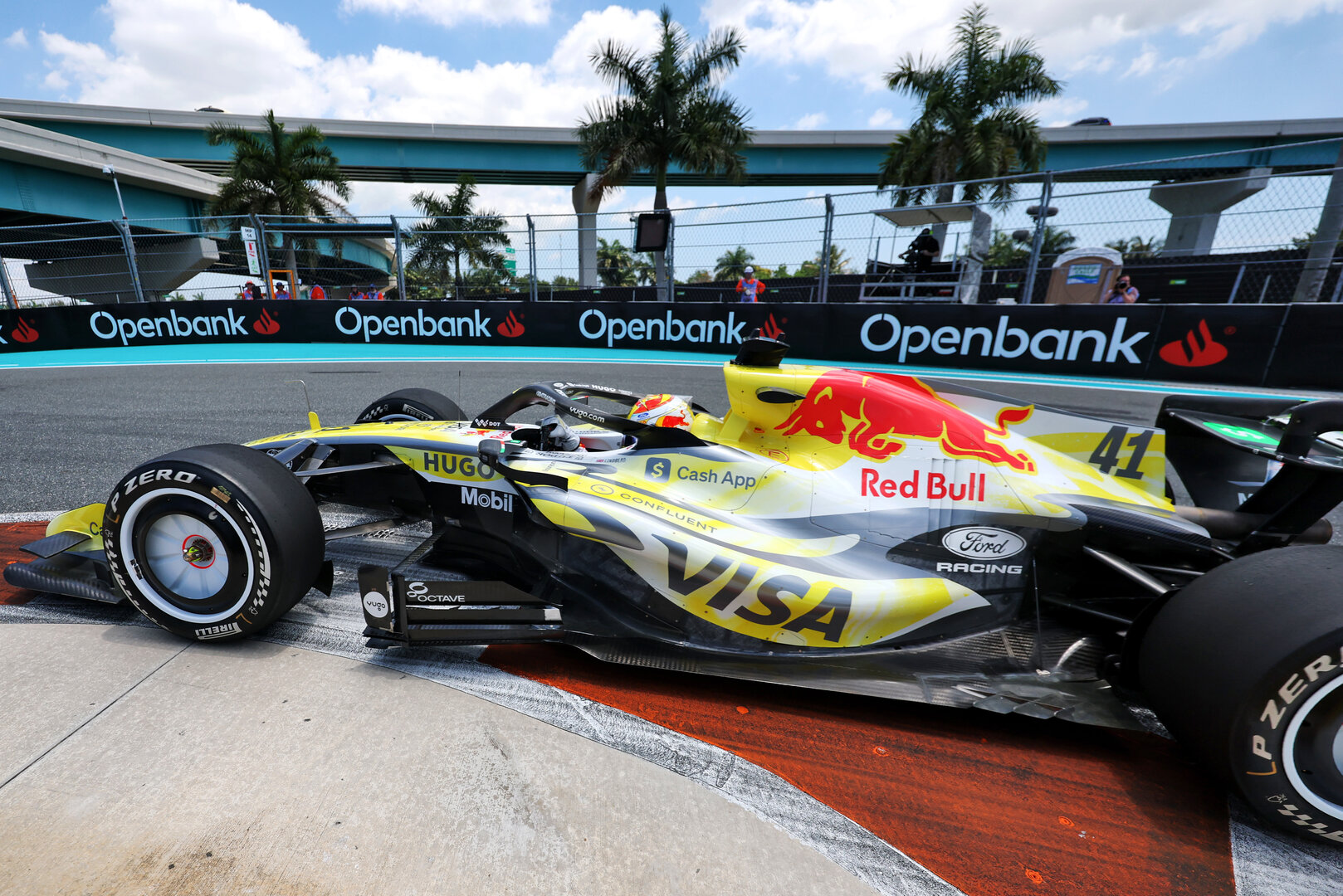 GP MIAMI, Arvid Lindblad (GBR) Racing Bulls Formula One Team VCARB 03.
01.05.2026. Formula 1 World Championship, Rd 4, Miami Grand Prix, Miami, Florida, USA, Sprint Qualifiche Day.
- www.xpbimages.com, EMail: requests@xpbimages.com © Copyright: Charniaux / XPB Images
