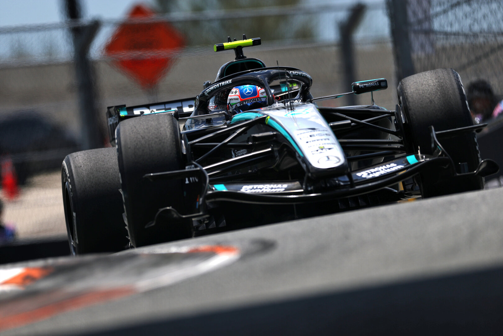 GP MIAMI, Andrea Kimi Antonelli (ITA) Mercedes AMG Formula One Team W17.
01.05.2026. Formula 1 World Championship, Rd 4, Miami Grand Prix, Miami, Florida, USA, Sprint Qualifiche Day.
- www.xpbimages.com, EMail: requests@xpbimages.com © Copyright: Charniaux / XPB Images