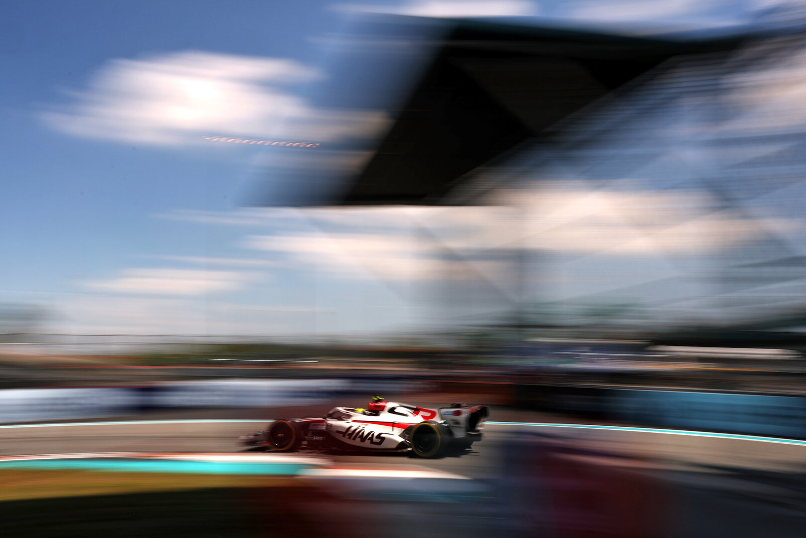 GP MIAMI, Oliver Bearman (GBR) Haas F1 Team VF-26.
01.05.2026. Formula 1 World Championship, Rd 4, Miami Grand Prix, Miami, Florida, USA, Sprint Qualifiche Day.
- www.xpbimages.com, EMail: requests@xpbimages.com © Copyright: Charniaux / XPB Images