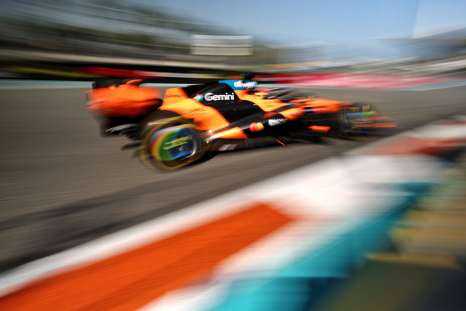 GP MIAMI, Oscar Piastri (AUS) McLaren F1 Team MCL40.
01.05.2026. Formula 1 World Championship, Rd 4, Miami Grand Prix, Miami, Florida, USA, Sprint Qualifiche Day.
- www.xpbimages.com, EMail: requests@xpbimages.com © Copyright: Dunbar / XPB Images