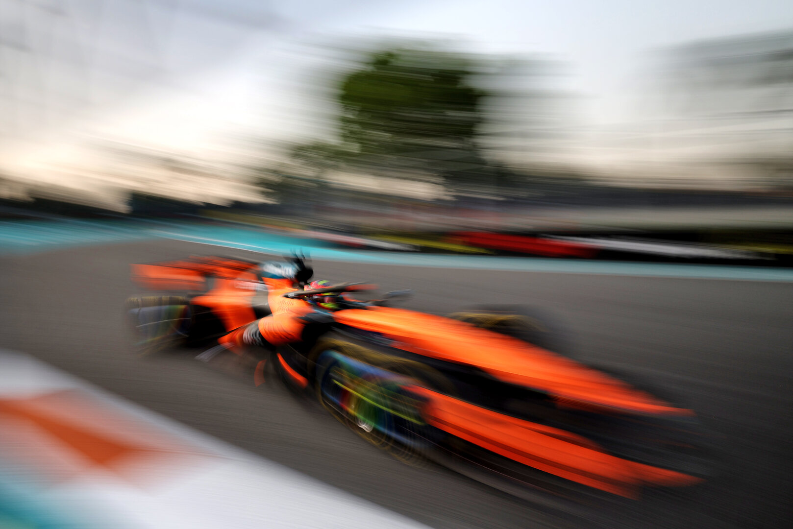 GP MIAMI, Oscar Piastri (AUS) McLaren F1 Team MCL40.
01.05.2026. Formula 1 World Championship, Rd 4, Miami Grand Prix, Miami, Florida, USA, Sprint Qualifiche Day.
- www.xpbimages.com, EMail: requests@xpbimages.com © Copyright: Dunbar / XPB Images