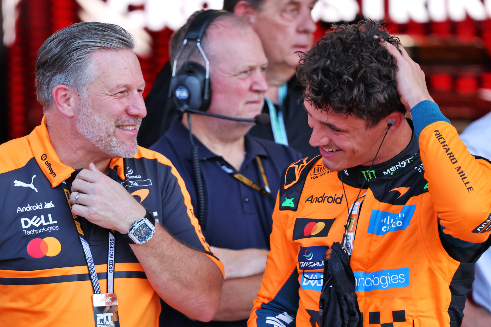 GP MIAMI, ltrt Zak Brown (USA) McLaren F1 Team Executive Director with Sprint qualifying pole sitter Lando Norris (GBR) McLaren F1 Team in parc ferme.
01.05.2026. Formula 1 World Championship, Rd 4, Miami Grand Prix, Miami, Florida, USA, Sprint Qualifiche Day.
- www.xpbimages.com, EMail: requests@xpbimages.com © Copyright: Batchelor / XPB Images