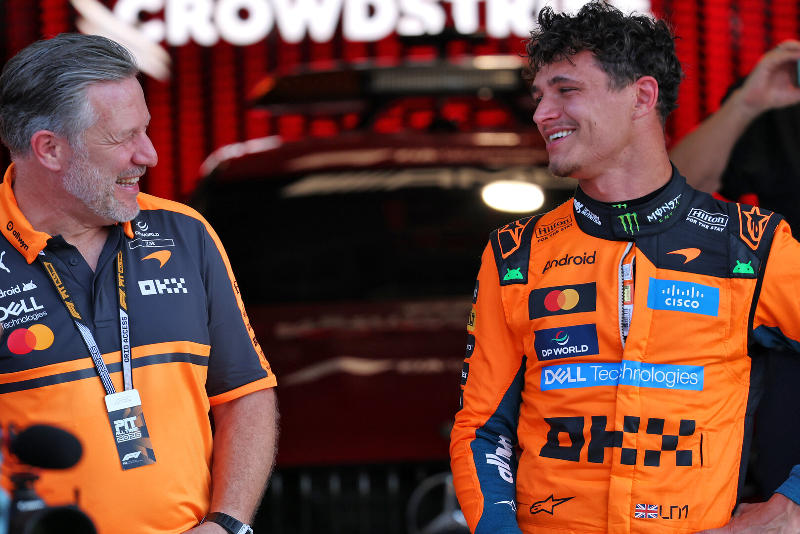 GP MIAMI, ltrt Zak Brown (USA) McLaren F1 Team Executive Director with Sprint qualifying pole sitter Lando Norris (GBR) McLaren F1 Team in parc ferme.
01.05.2026. Formula 1 World Championship, Rd 4, Miami Grand Prix, Miami, Florida, USA, Sprint Qualifiche Day.
- www.xpbimages.com, EMail: requests@xpbimages.com © Copyright: Batchelor / XPB Images