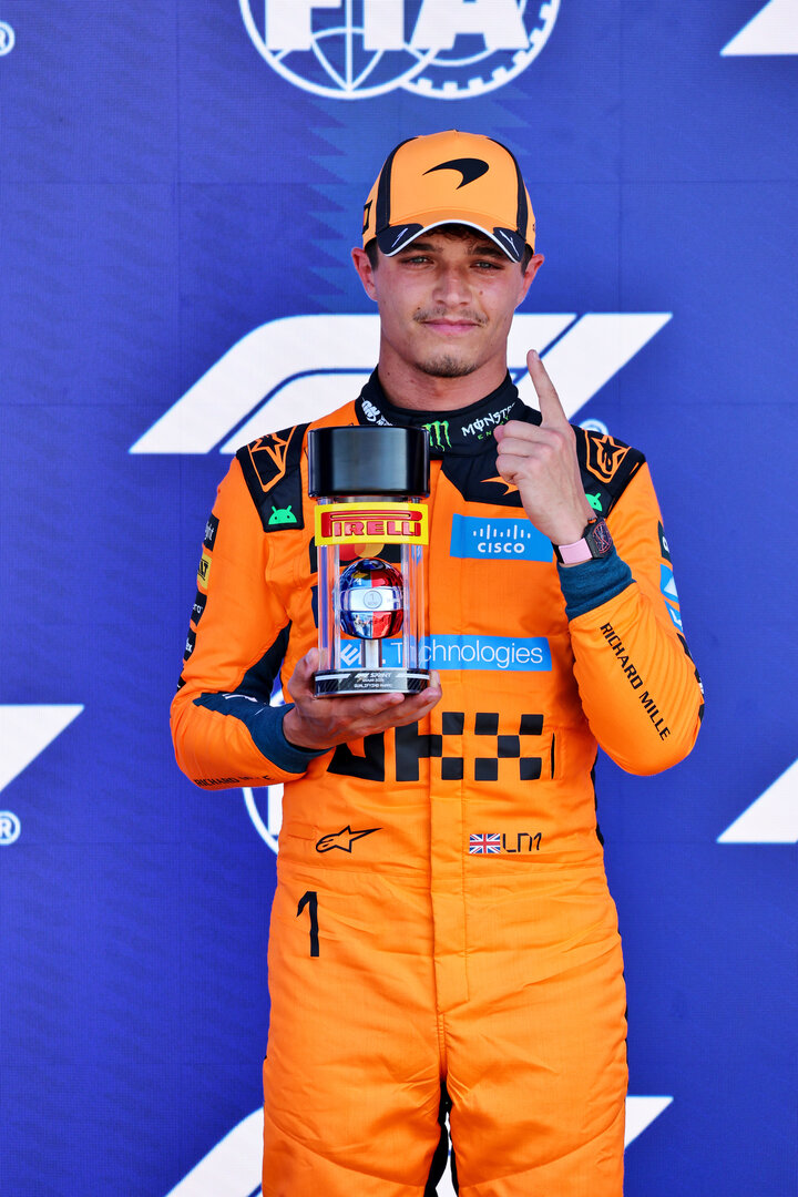 GP MIAMI, Lando Norris (GBR) McLaren F1 Team celebrates his pole position in Sprint qualifying parc ferme.
01.05.2026. Formula 1 World Championship, Rd 4, Miami Grand Prix, Miami, Florida, USA, Sprint Qualifiche Day.
- www.xpbimages.com, EMail: requests@xpbimages.com © Copyright: Batchelor / XPB Images