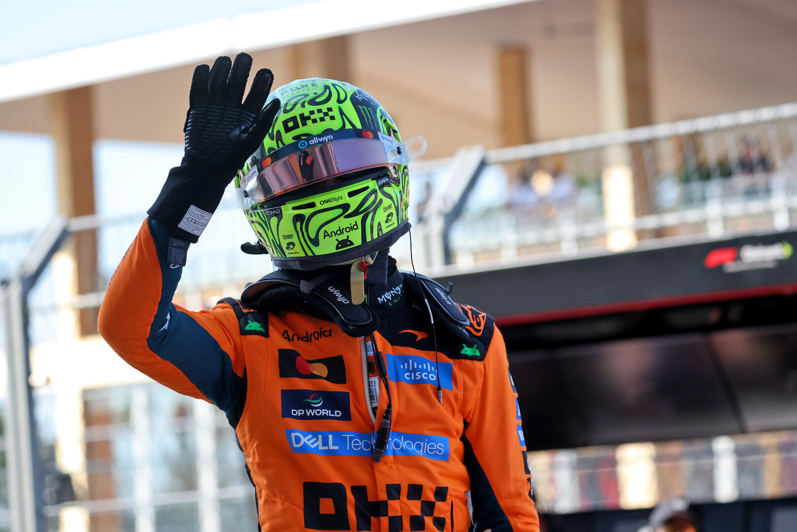 GP MIAMI, Lando Norris (GBR) McLaren F1 Team MCL40 celebrates his pole position in Sprint qualifying parc ferme.
01.05.2026. Formula 1 World Championship, Rd 4, Miami Grand Prix, Miami, Florida, USA, Sprint Qualifiche Day.
- www.xpbimages.com, EMail: requests@xpbimages.com © Copyright: Charniaux / XPB Images