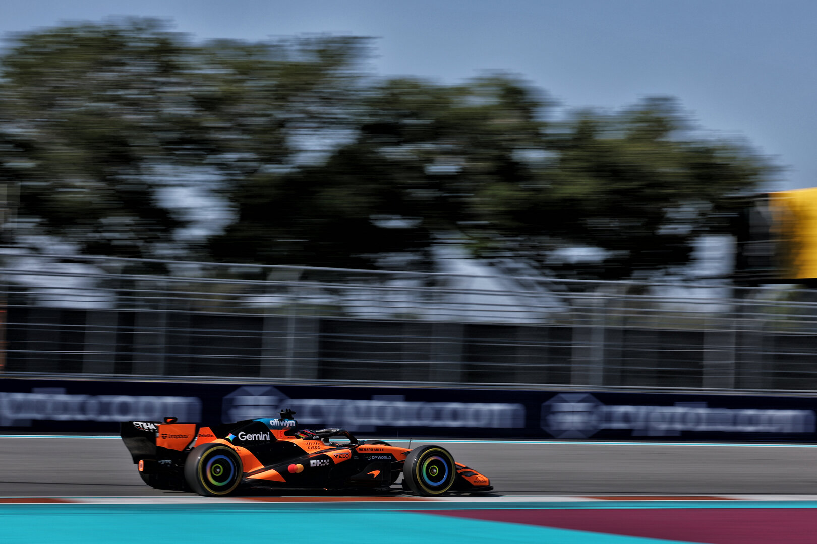 GP MIAMI, Oscar Piastri (AUS) McLaren F1 Team MCL40.
01.05.2026. Formula 1 World Championship, Rd 4, Miami Grand Prix, Miami, Florida, USA, Sprint Qualifiche Day.
- www.xpbimages.com, EMail: requests@xpbimages.com © Copyright: Charniaux / XPB Images