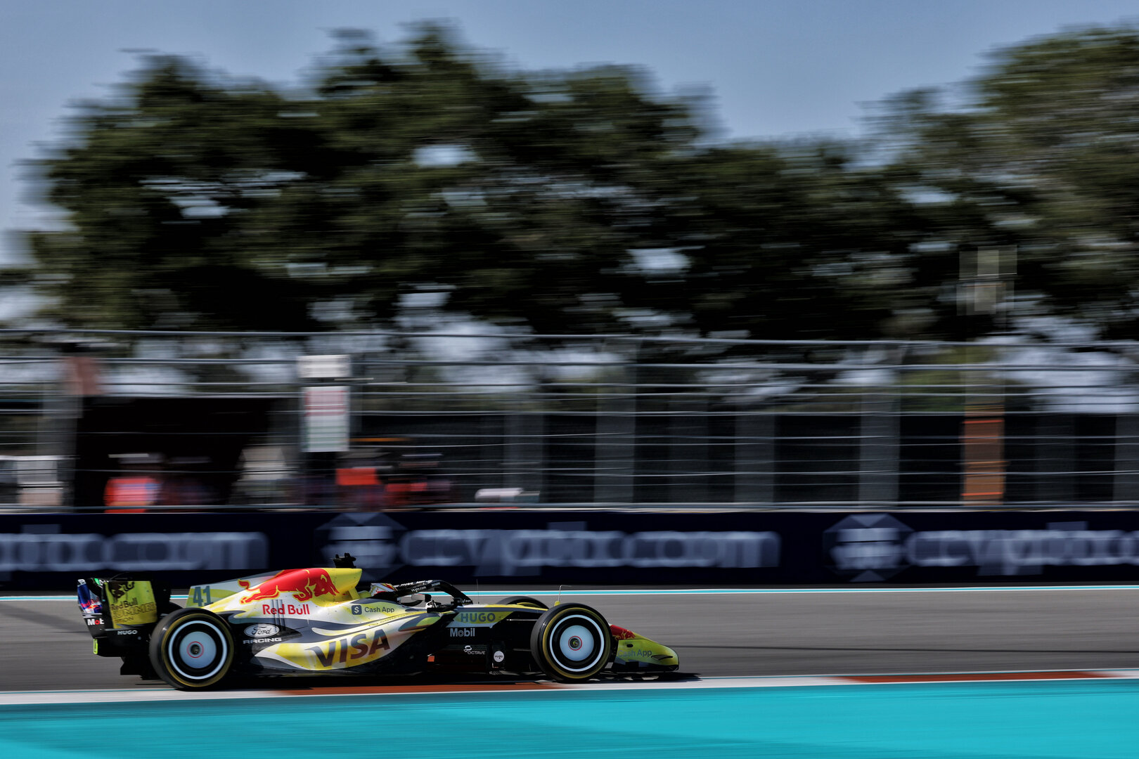 GP MIAMI, Arvid Lindblad (GBR) Racing Bulls Formula One Team VCARB 03.
01.05.2026. Formula 1 World Championship, Rd 4, Miami Grand Prix, Miami, Florida, USA, Sprint Qualifiche Day.
- www.xpbimages.com, EMail: requests@xpbimages.com © Copyright: Charniaux / XPB Images
