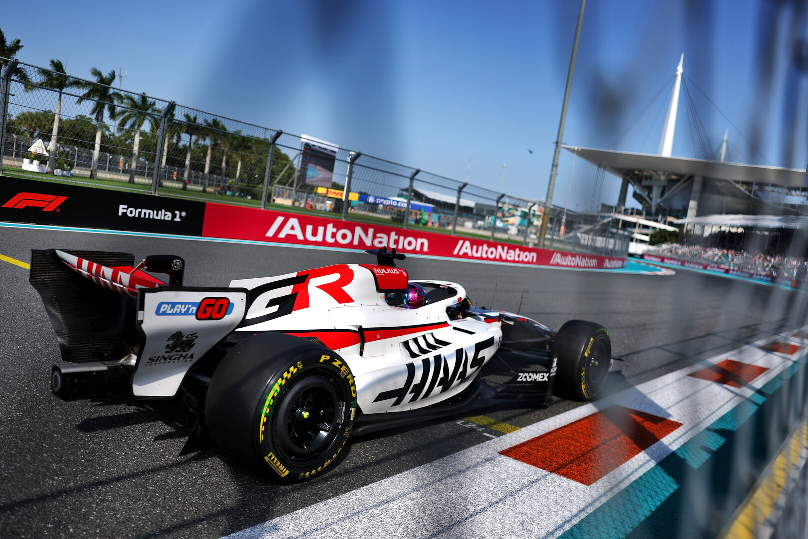 GP MIAMI, Esteban Ocon (FRA) Haas F1 Team VF-26.
01.05.2026. Formula 1 World Championship, Rd 4, Miami Grand Prix, Miami, Florida, USA, Sprint Qualifiche Day.
- www.xpbimages.com, EMail: requests@xpbimages.com © Copyright: Charniaux / XPB Images