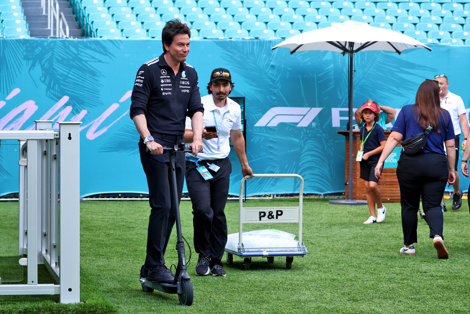 GP MIAMI, Toto Wolff (GER) Mercedes AMG Formula One Team Shareholder e Executive Director.
01.05.2026. Formula 1 World Championship, Rd 4, Miami Grand Prix, Miami, Florida, USA, Sprint Qualifiche Day.
 - www.xpbimages.com, EMail: requests@xpbimages.com © Copyright: Rew / XPB Images