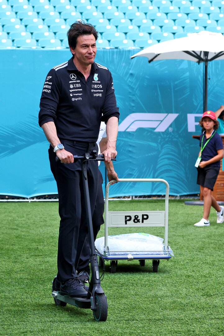 GP MIAMI, Toto Wolff (GER) Mercedes AMG Formula One Team Shareholder e Executive Director.
01.05.2026. Formula 1 World Championship, Rd 4, Miami Grand Prix, Miami, Florida, USA, Sprint Qualifiche Day.
 - www.xpbimages.com, EMail: requests@xpbimages.com © Copyright: Rew / XPB Images