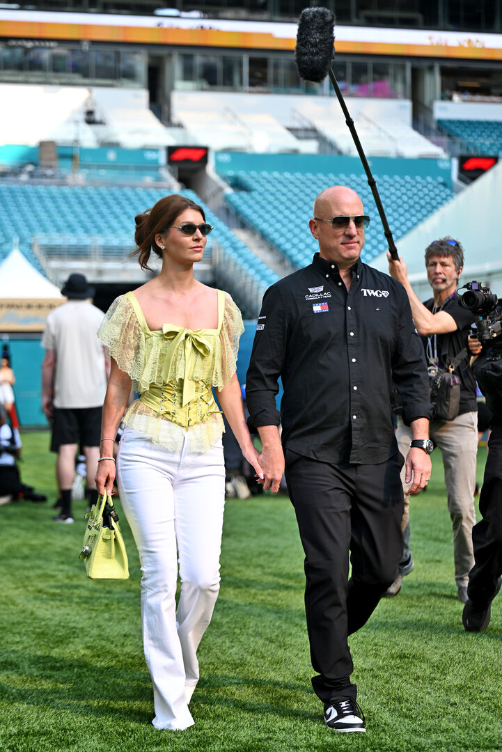 GP MIAMI, (L to R): Cassidy Towriss with her husband Dan Towriss (USA) Cadillac F1 Team e TWG Motorsports CEO.
02.05.2026. Formula 1 World Championship, Rd 4, Miami Grand Prix, Miami, Florida, USA, Sprint e Qualifiche Day.
- www.xpbimages.com, EMail: requests@xpbimages.com © Copyright: Price / XPB Images
