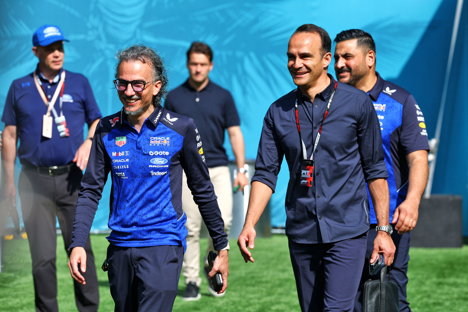 GP MIAMI, (L to R): Laurent Mekies (FRA) Red Bull Racing Team Principal e CEO with Ahmet Mercan, Red Bull Global Head of Motorsports.
02.05.2026. Formula 1 World Championship, Rd 4, Miami Grand Prix, Miami, Florida, USA, Sprint e Qualifiche Day.
- www.xpbimages.com, EMail: requests@xpbimages.com © Copyright: Patching / XPB Images