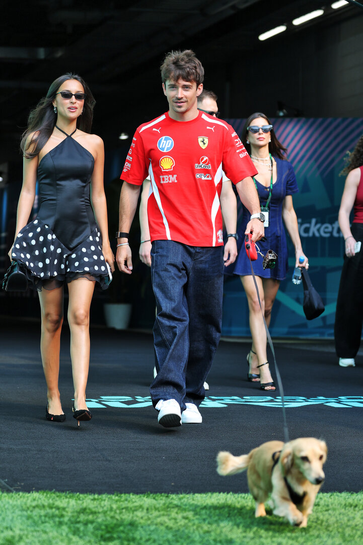 GP MIAMI, (L to R): Alexandra Leclerc (ITA) with her husband Charles Leclerc (MON) Ferrari.
02.05.2026. Formula 1 World Championship, Rd 4, Miami Grand Prix, Miami, Florida, USA, Sprint e Qualifiche Day.
- www.xpbimages.com, EMail: requests@xpbimages.com © Copyright: Moy / XPB Images