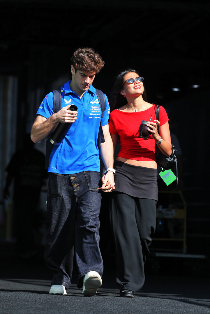 GP MIAMI, (L to R): Franco Colapinto (ARG) Alpine F1 Team with Domenica Maia Reficco (USA) / (ARG) Actress e Singer.
02.05.2026. Formula 1 World Championship, Rd 4, Miami Grand Prix, Miami, Florida, USA, Sprint e Qualifiche Day.
- www.xpbimages.com, EMail: requests@xpbimages.com © Copyright: Moy / XPB Images