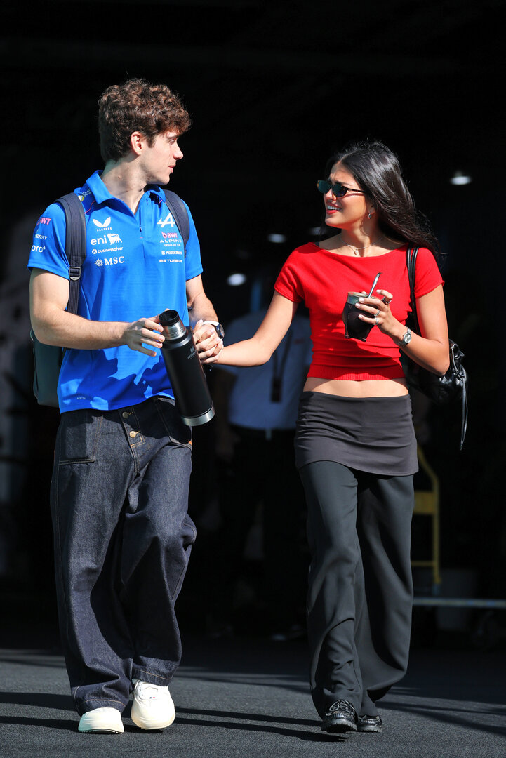 GP MIAMI, (L to R): Franco Colapinto (ARG) Alpine F1 Team with Domenica Maia Reficco (USA) / (ARG) Actress e Singer.
02.05.2026. Formula 1 World Championship, Rd 4, Miami Grand Prix, Miami, Florida, USA, Sprint e Qualifiche Day.
- www.xpbimages.com, EMail: requests@xpbimages.com © Copyright: Moy / XPB Images