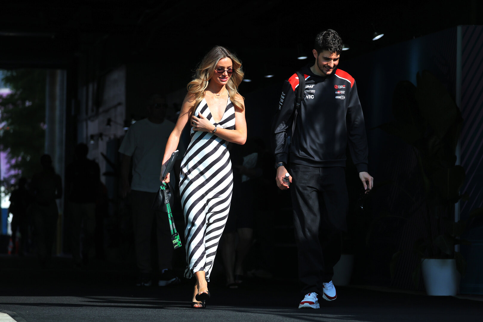 GP MIAMI, (L to R): Flavy Barla (FRA) with her boyfriend Esteban Ocon (FRA) Haas F1 Team.
02.05.2026. Formula 1 World Championship, Rd 4, Miami Grand Prix, Miami, Florida, USA, Sprint e Qualifiche Day.
- www.xpbimages.com, EMail: requests@xpbimages.com © Copyright: Moy / XPB Images