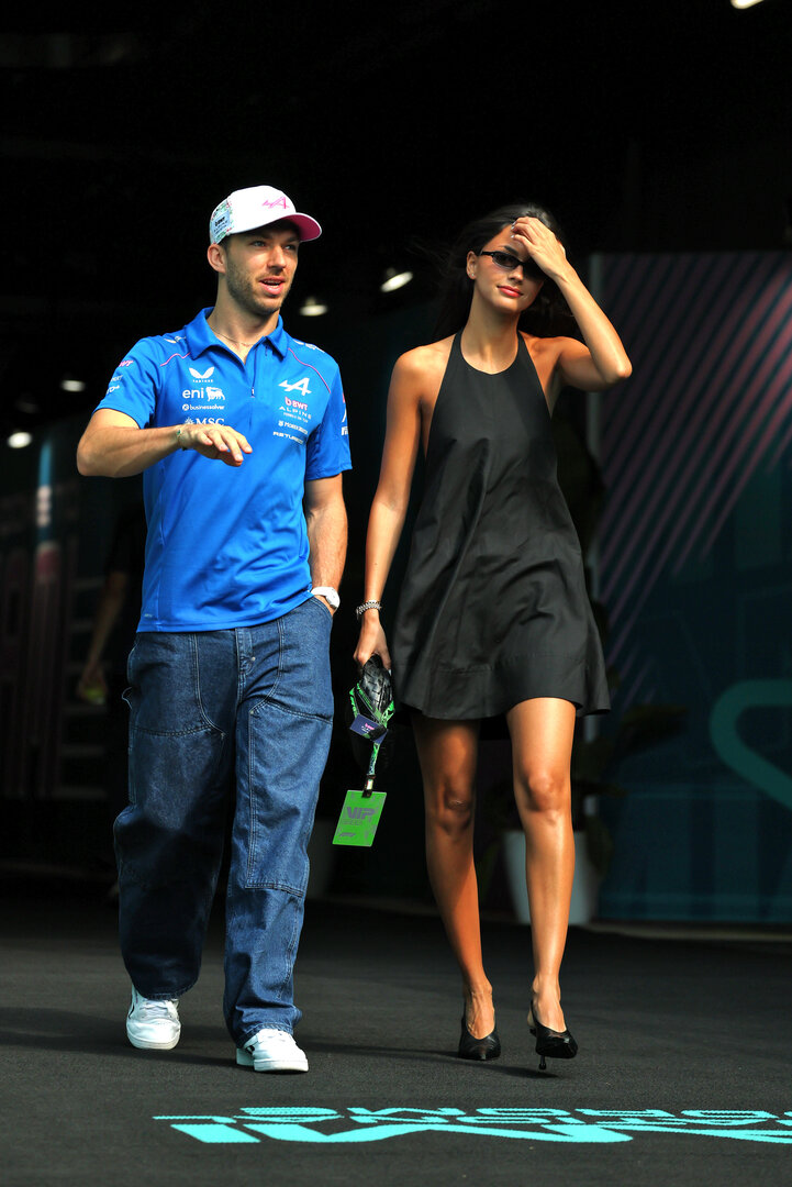 GP MIAMI, (L to R): Pierre Gasly (FRA) Alpine F1 Team with Domenica Kika Cerqueira Gomes (POR).
02.05.2026. Formula 1 World Championship, Rd 4, Miami Grand Prix, Miami, Florida, USA, Sprint e Qualifiche Day.
- www.xpbimages.com, EMail: requests@xpbimages.com © Copyright: Moy / XPB Images