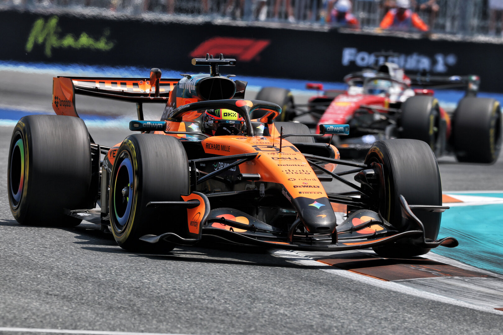 GP MIAMI, Oscar Piastri (AUS) McLaren F1 Team MCL40.
02.05.2026. Formula 1 World Championship, Rd 4, Miami Grand Prix, Miami, Florida, USA, Sprint e Qualifiche Day.
- www.xpbimages.com, EMail: requests@xpbimages.com © Copyright: Charniaux / XPB Images