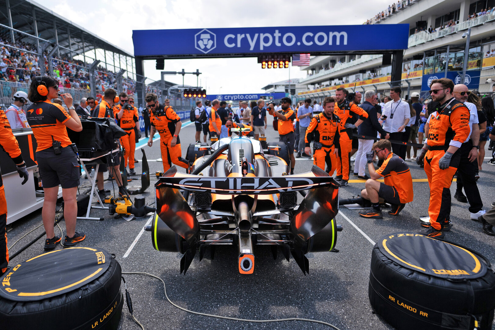 GP MIAMI, Lando Norris (GBR) McLaren F1 Team MCL40 on the grid.
02.05.2026. Formula 1 World Championship, Rd 4, Miami Grand Prix, Miami, Florida, USA, Sprint e Qualifiche Day.
- www.xpbimages.com, EMail: requests@xpbimages.com © Copyright: Price / XPB Images
