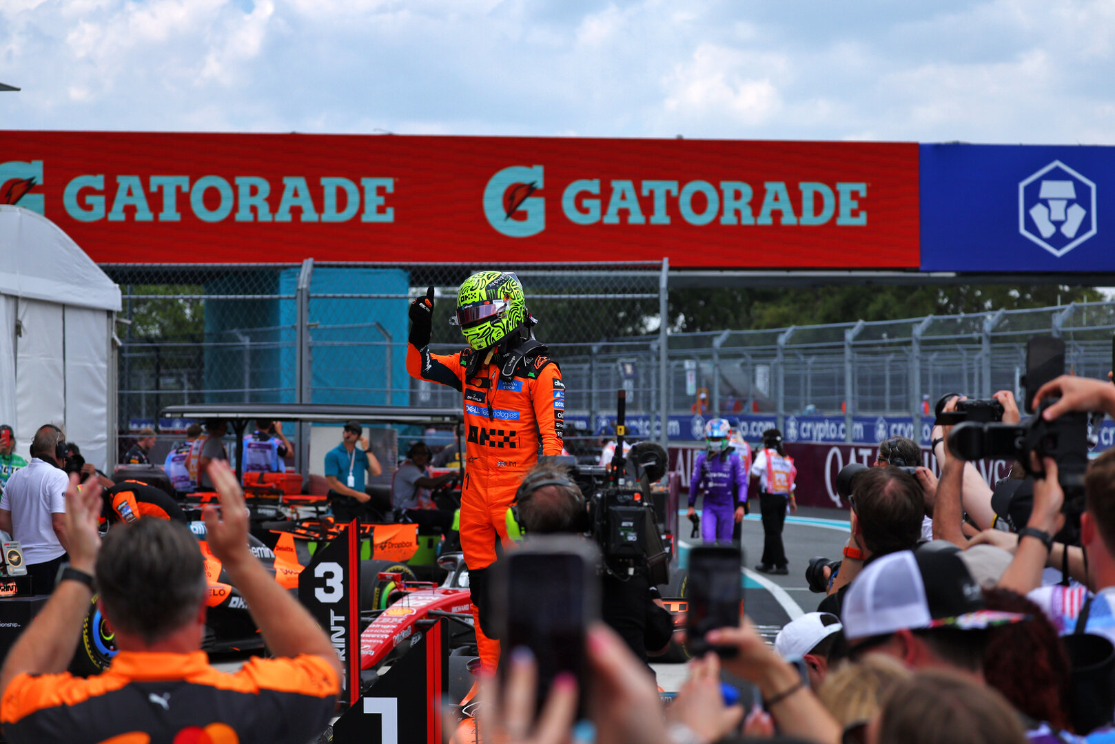 GP MIAMI, Sprint winner Lando Norris (GBR) McLaren F1 Team MCL40 celebrates in parc ferme.
02.05.2026. Formula 1 World Championship, Rd 4, Miami Grand Prix, Miami, Florida, USA, Sprint e Qualifiche Day.
- www.xpbimages.com, EMail: requests@xpbimages.com © Copyright: Patching / XPB Images