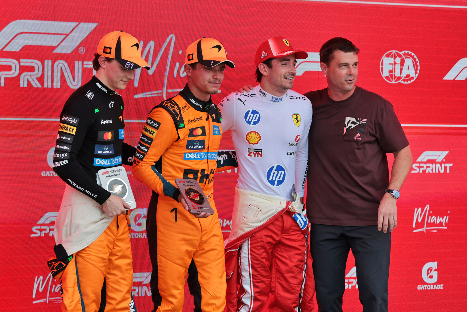 GP MIAMI, Top three in Sprint parc ferme (L to R): Oscar Piastri (AUS) McLaren F1 Team, second; Lando Norris (GBR) McLaren F1 Team, vincitore; Charles Leclerc (MON) Ferrari, third; Reid Wiseman (USA) NASA Astronaut.
02.05.2026. Formula 1 World Championship, Rd 4, Miami Grand Prix, Miami, Florida, USA, Sprint e Qualifiche Day.
- www.xpbimages.com, EMail: requests@xpbimages.com © Copyright: Moy / XPB Images