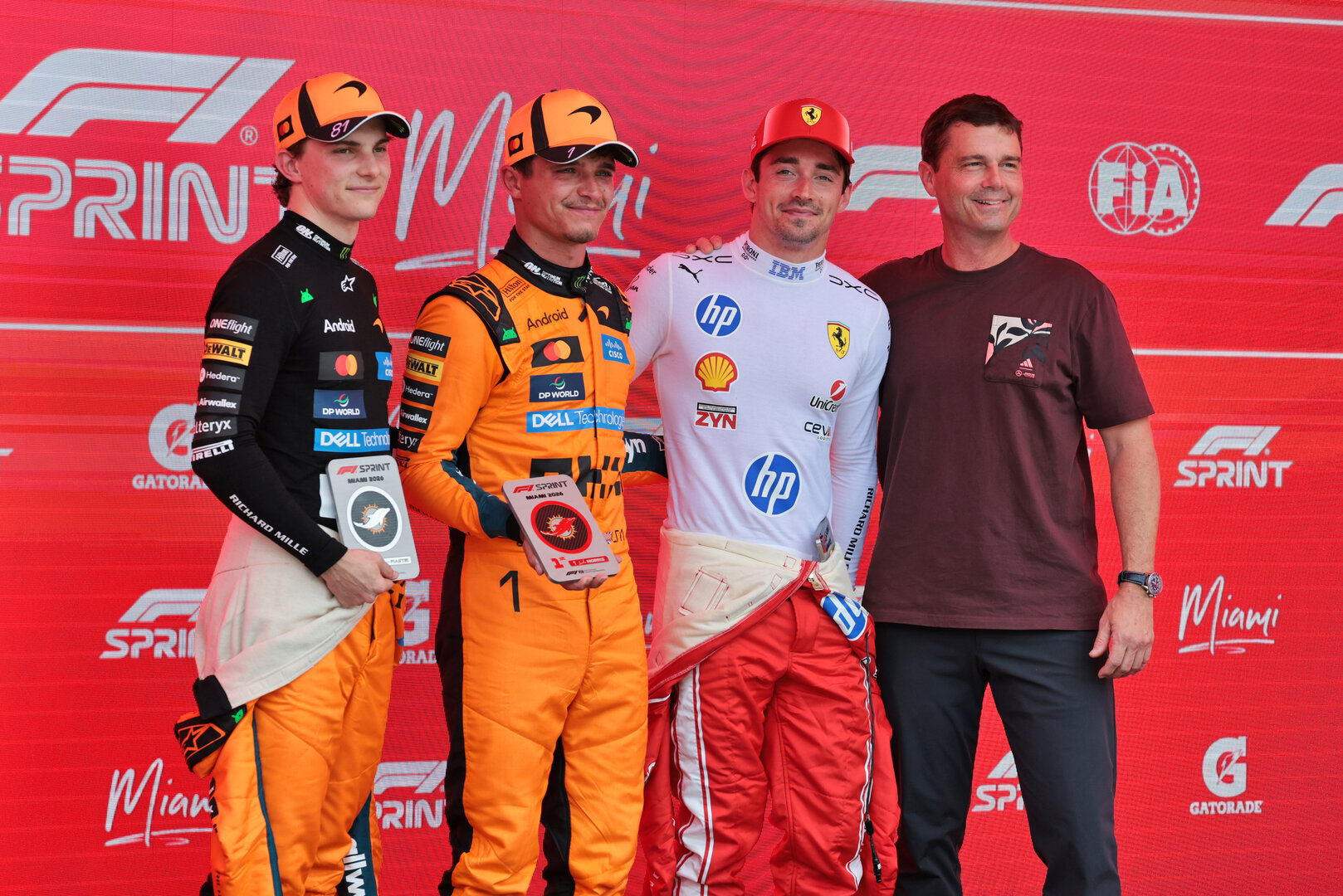 GP MIAMI, Top three in Sprint parc ferme (L to R): Oscar Piastri (AUS) McLaren F1 Team, second; Lando Norris (GBR) McLaren F1 Team, vincitore; Charles Leclerc (MON) Ferrari, third; Reid Wiseman (USA) NASA Astronaut.
02.05.2026. Formula 1 World Championship, Rd 4, Miami Grand Prix, Miami, Florida, USA, Sprint e Qualifiche Day.
- www.xpbimages.com, EMail: requests@xpbimages.com © Copyright: Moy / XPB Images