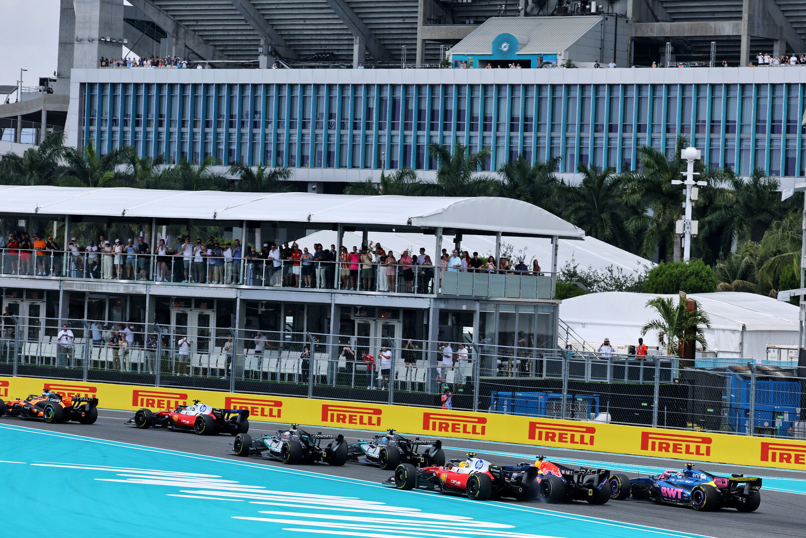 GP MIAMI, Lewis Hamilton (GBR) Ferrari SF-26 e Max Verstappen (NLD) Red Bull Racing RB22 at the partenza of Sprint.
02.05.2026. Formula 1 World Championship, Rd 4, Miami Grand Prix, Miami, Florida, USA, Sprint e Qualifiche Day.
- www.xpbimages.com, EMail: requests@xpbimages.com © Copyright: Moy / XPB Images