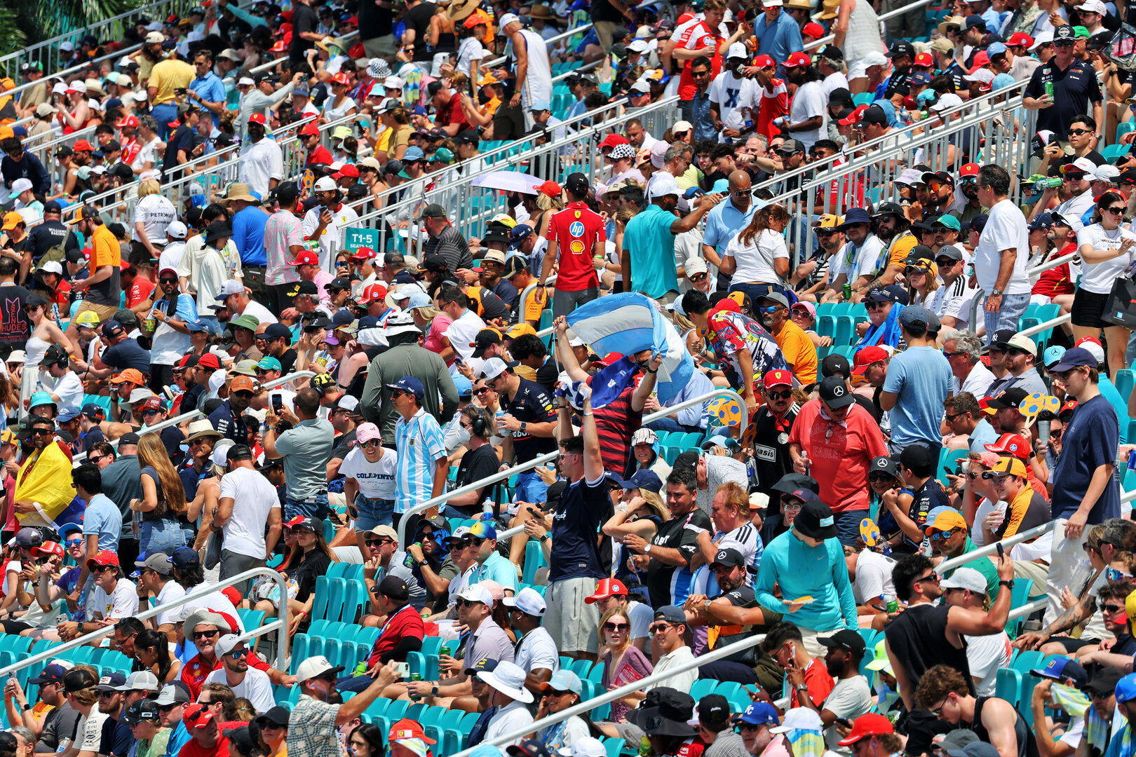 GP MIAMI, Circuit Atmosfera fans in the grandstand.
02.05.2026. Formula 1 World Championship, Rd 4, Miami Grand Prix, Miami, Florida, USA, Sprint e Qualifiche Day.
- www.xpbimages.com, EMail: requests@xpbimages.com © Copyright: Moy / XPB Images