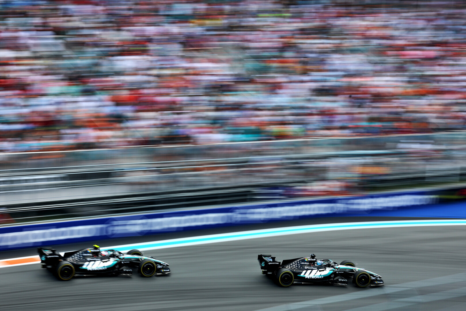 GP MIAMI, George Russell (GBR) Mercedes AMG Formula One Team W17 davanti a Andrea Kimi Antonelli (ITA) Mercedes AMG Formula One Team W17.
02.05.2026. Formula 1 World Championship, Rd 4, Miami Grand Prix, Miami, Florida, USA, Sprint e Qualifiche Day.
- www.xpbimages.com, EMail: requests@xpbimages.com © Copyright: Dunbar / XPB Images