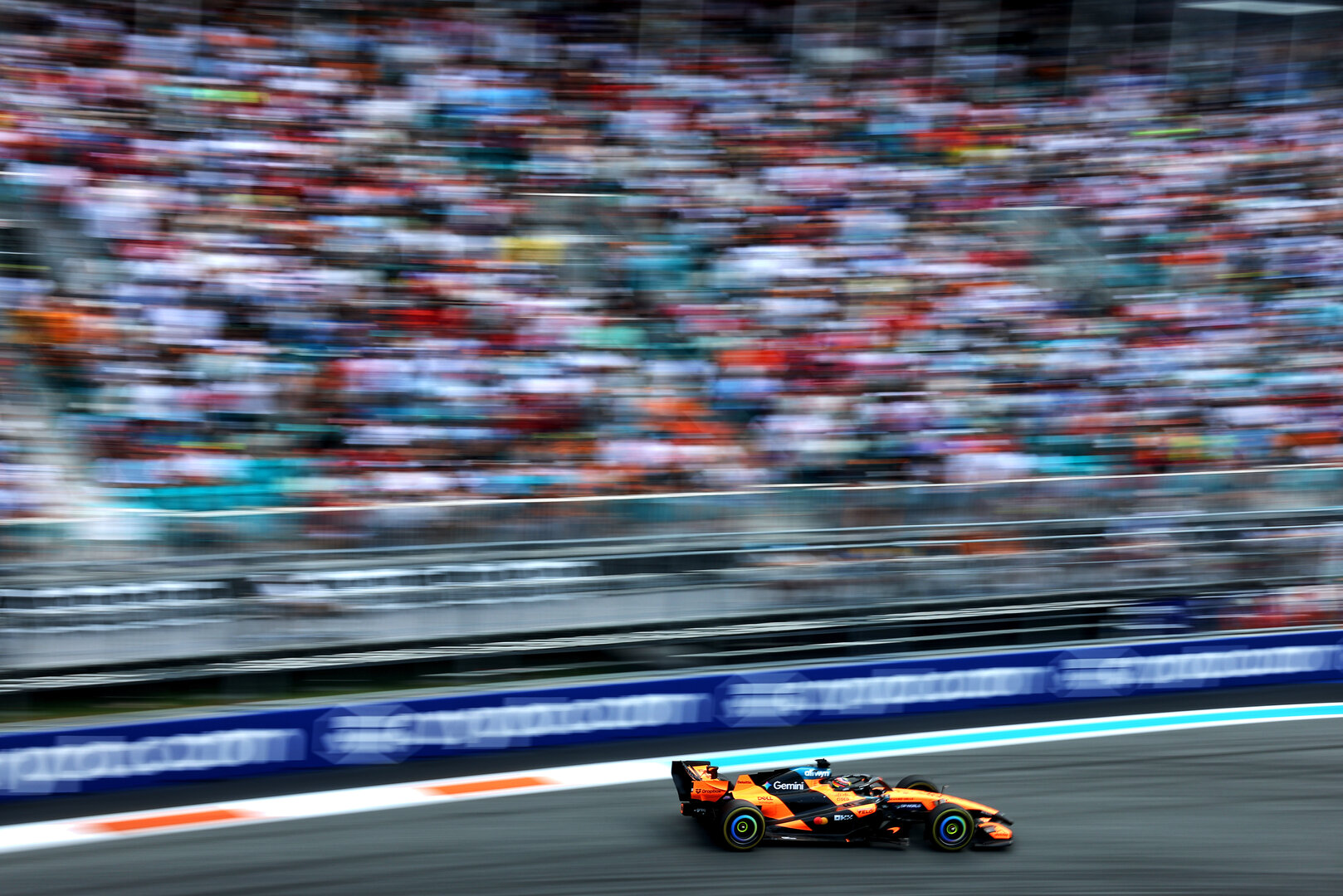 GP MIAMI, Oscar Piastri (AUS) McLaren F1 Team MCL40.
02.05.2026. Formula 1 World Championship, Rd 4, Miami Grand Prix, Miami, Florida, USA, Sprint e Qualifiche Day.
- www.xpbimages.com, EMail: requests@xpbimages.com © Copyright: Dunbar / XPB Images