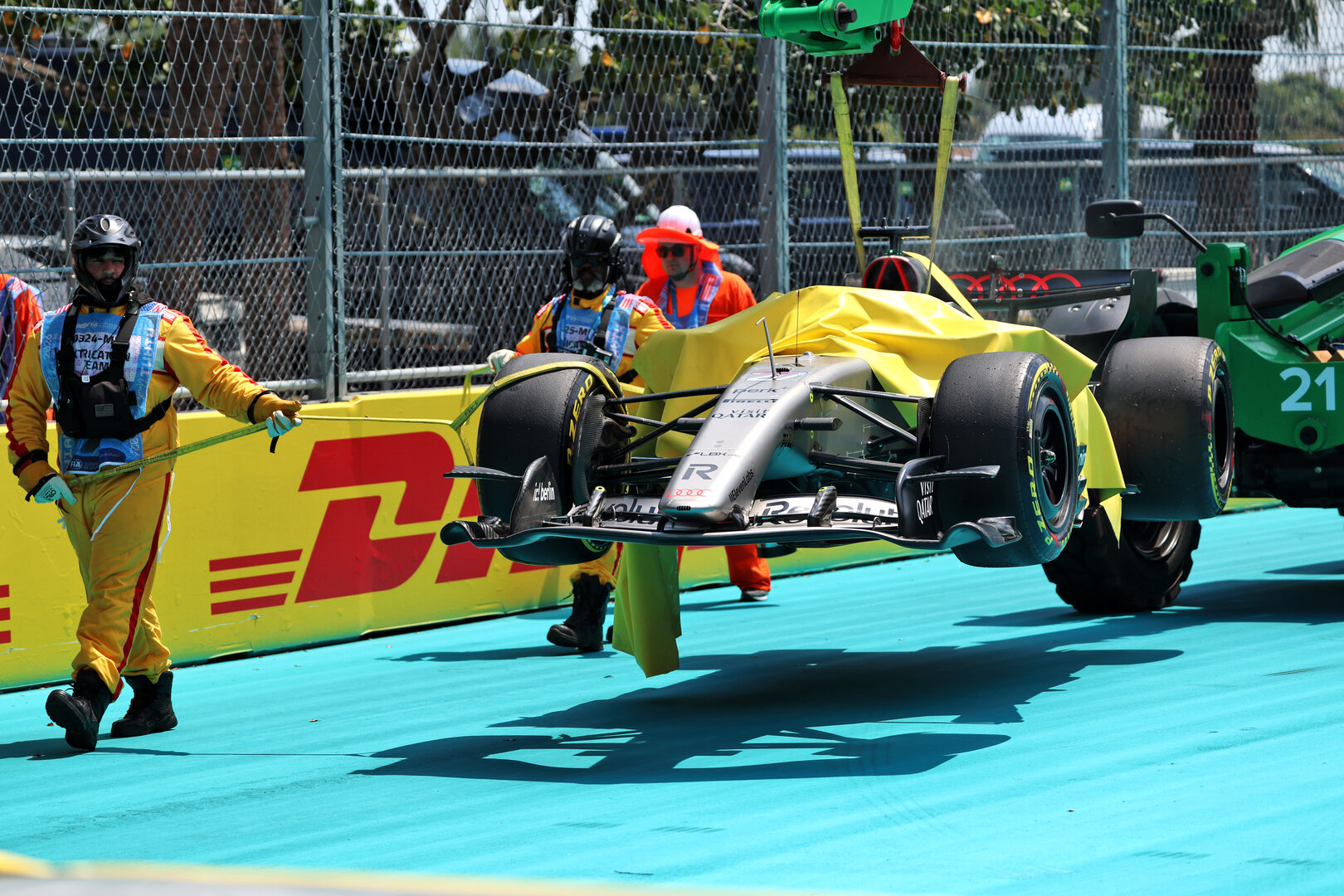 GP MIAMI, Nico Hulkenberg (GER) Audi F1 Team R26 stopped on the track when heading to the Sprint grid.
02.05.2026. Formula 1 World Championship, Rd 4, Miami Grand Prix, Miami, Florida, USA, Sprint e Qualifiche Day.
 - www.xpbimages.com, EMail: requests@xpbimages.com © Copyright: Rew / XPB Images