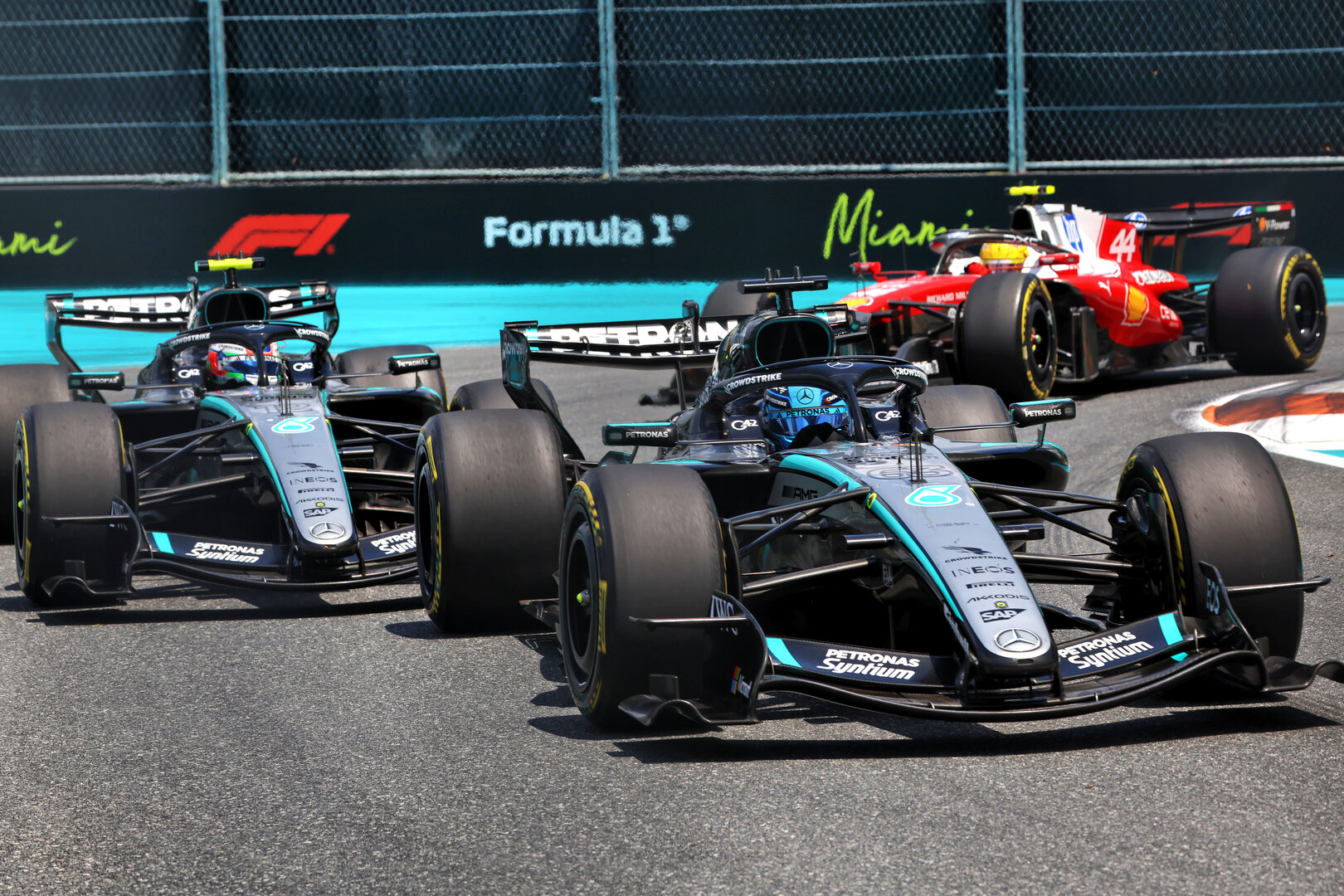 GP MIAMI, George Russell (GBR) Mercedes AMG Formula One Team W17 e Andrea Kimi Antonelli (ITA) Mercedes AMG Formula One Team W17.
02.05.2026. Formula 1 World Championship, Rd 4, Miami Grand Prix, Miami, Florida, USA, Sprint e Qualifiche Day.
 - www.xpbimages.com, EMail: requests@xpbimages.com © Copyright: Rew / XPB Images