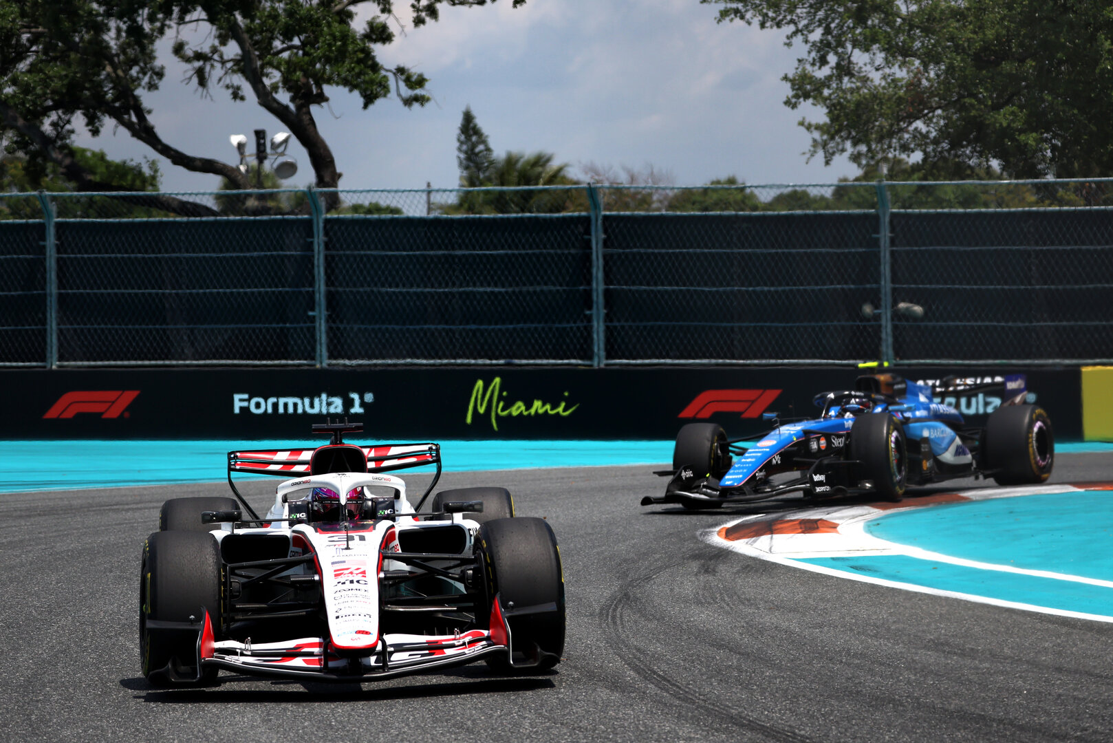 GP MIAMI, Esteban Ocon (FRA) Haas F1 Team VF-26.
02.05.2026. Formula 1 World Championship, Rd 4, Miami Grand Prix, Miami, Florida, USA, Sprint e Qualifiche Day.
 - www.xpbimages.com, EMail: requests@xpbimages.com © Copyright: Rew / XPB Images