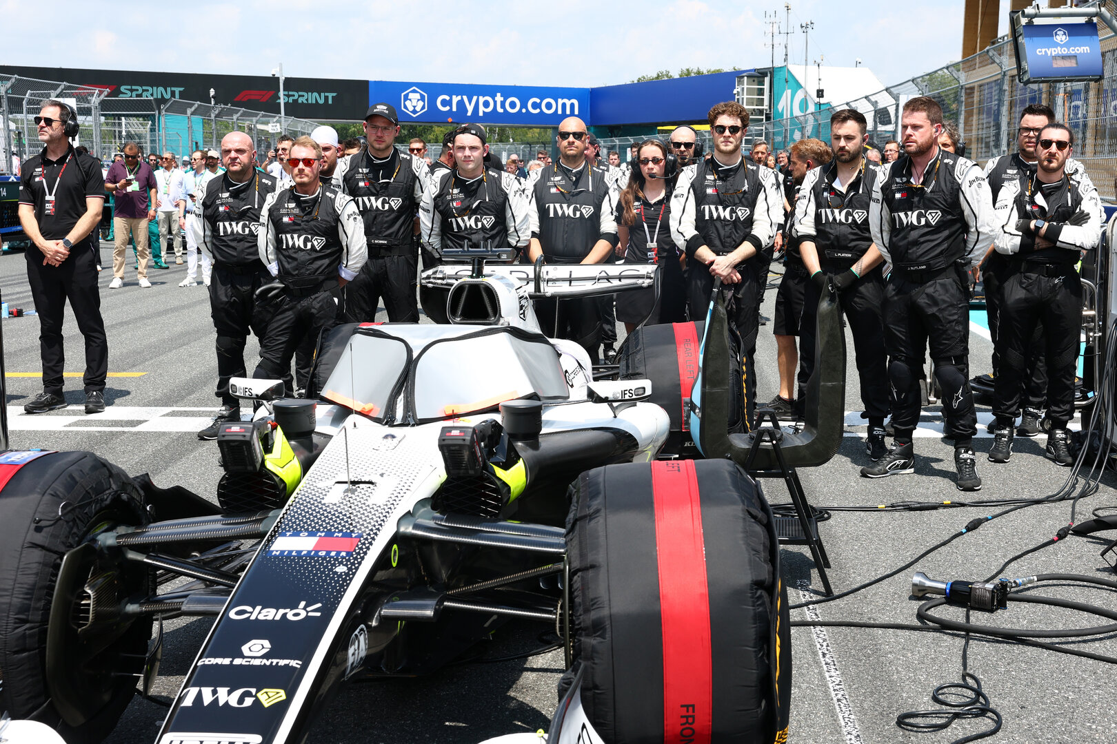 GP MIAMI, Cadillac Formula 1 Team - as the grid pays its respects to Alex Zanardi (ITA).
02.05.2026. Formula 1 World Championship, Rd 4, Miami Grand Prix, Miami, Florida, USA, Sprint e Qualifiche Day.
- www.xpbimages.com, EMail: requests@xpbimages.com © Copyright: Bearne / XPB Images