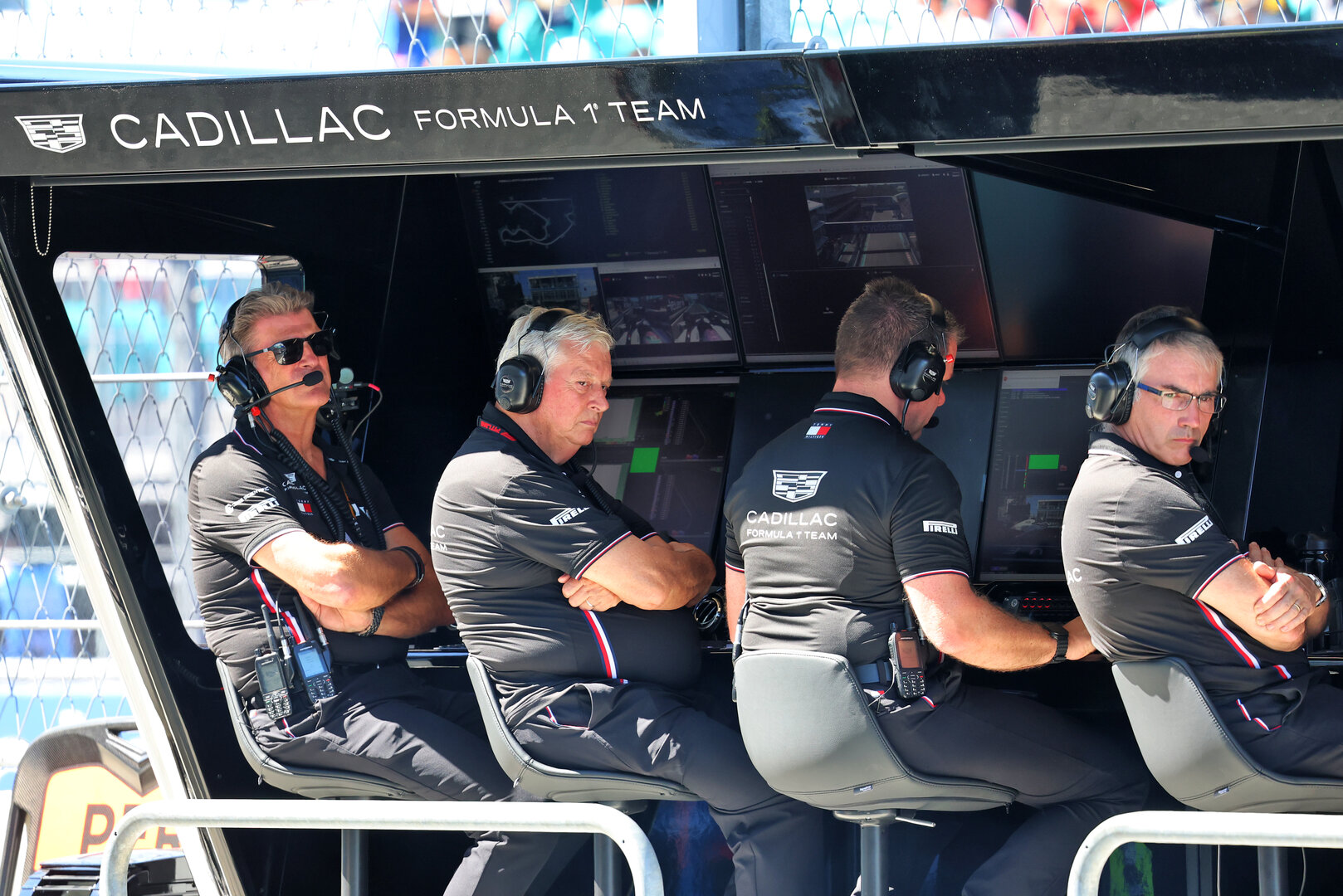GP MIAMI, (L to R): Graeme Lowdon (GBR) Cadillac Formula 1 Team, Team Principal; Pat Symonds (GBR) Cadillac Formula 1 Team Executive Engineering Consultant; Peter Crolla (GBR) Cadillac F1 Gara Team Manager; e Nick Chester (GBR) Cadillac Formula 1 Team Chief Technical Officer on the pit gantry.
02.05.2026. Formula 1 World Championship, Rd 4, Miami Grand Prix, Miami, Florida, USA, Sprint e Qualifiche Day.
- www.xpbimages.com, EMail: requests@xpbimages.com © Copyright: Batchelor / XPB Images