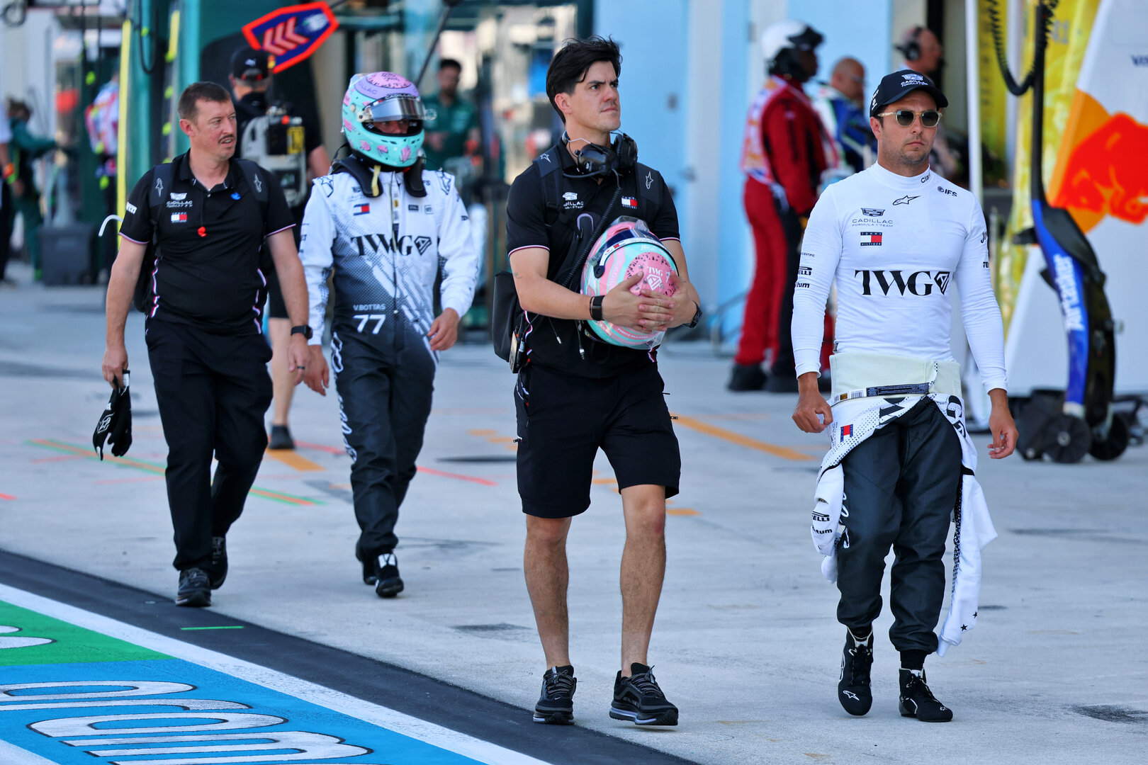 GP MIAMI, Sergio Perez (MEX) Cadillac Formula 1 Team e Jo Canales (MEX) Cadillac Formula 1 Team Performance Coach.
02.05.2026. Formula 1 World Championship, Rd 4, Miami Grand Prix, Miami, Florida, USA, Sprint e Qualifiche Day.
- www.xpbimages.com, EMail: requests@xpbimages.com © Copyright: Batchelor / XPB Images