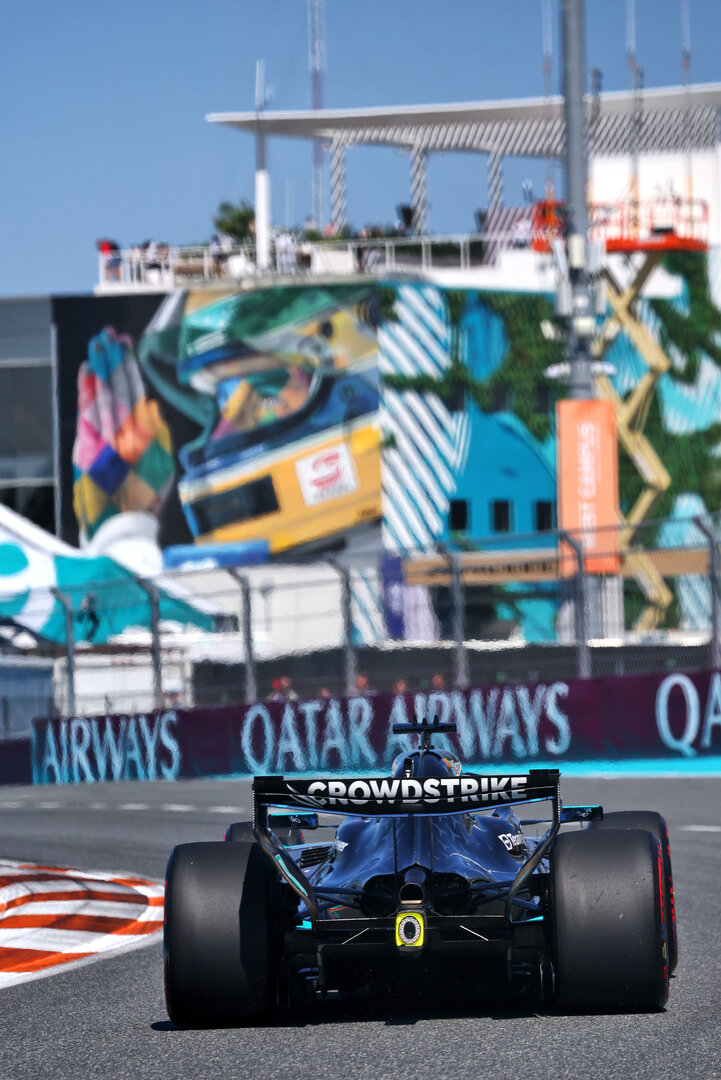 GP MIAMI, George Russell (GBR) Mercedes AMG Formula One Team W17.
02.05.2026. Formula 1 World Championship, Rd 4, Miami Grand Prix, Miami, Florida, USA, Sprint e Qualifiche Day.
- www.xpbimages.com, EMail: requests@xpbimages.com © Copyright: Bearne / XPB Images