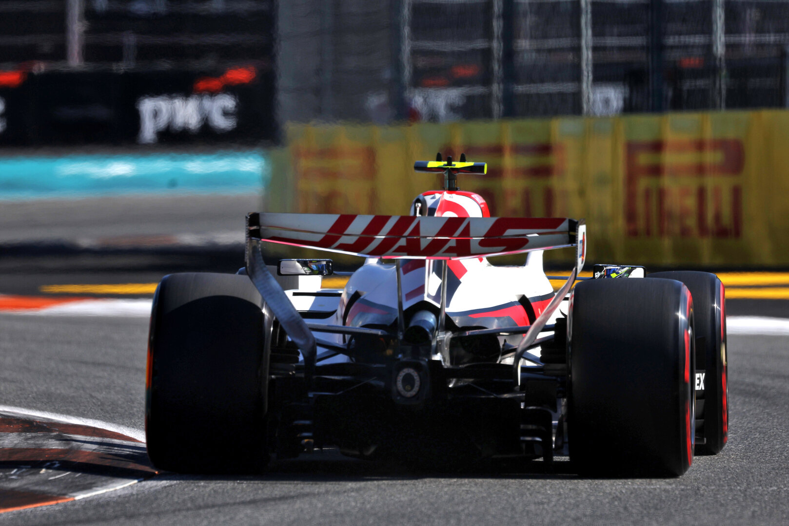 GP MIAMI, Oliver Bearman (GBR) Haas F1 Team VF-26.
02.05.2026. Formula 1 World Championship, Rd 4, Miami Grand Prix, Miami, Florida, USA, Sprint e Qualifiche Day.
- www.xpbimages.com, EMail: requests@xpbimages.com © Copyright: Dunbar / XPB Images