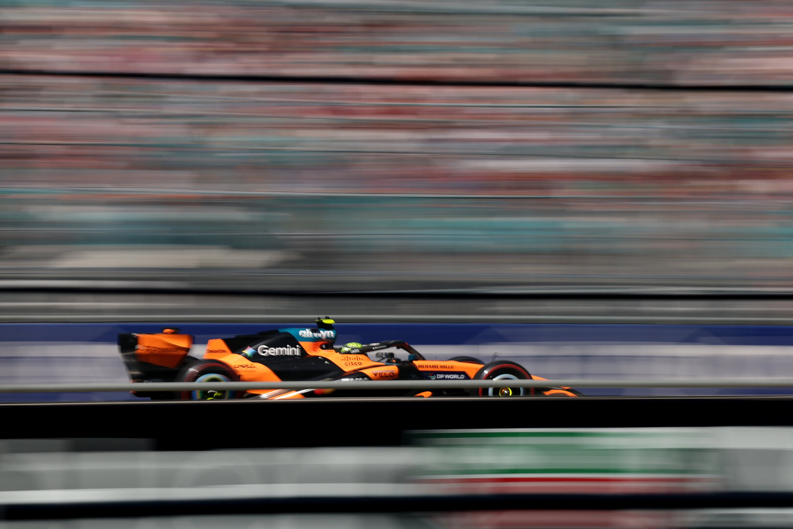 GP MIAMI, Lando Norris (GBR) McLaren F1 Team MCL40.
02.05.2026. Formula 1 World Championship, Rd 4, Miami Grand Prix, Miami, Florida, USA, Sprint e Qualifiche Day.
- www.xpbimages.com, EMail: requests@xpbimages.com © Copyright: Dunbar / XPB Images