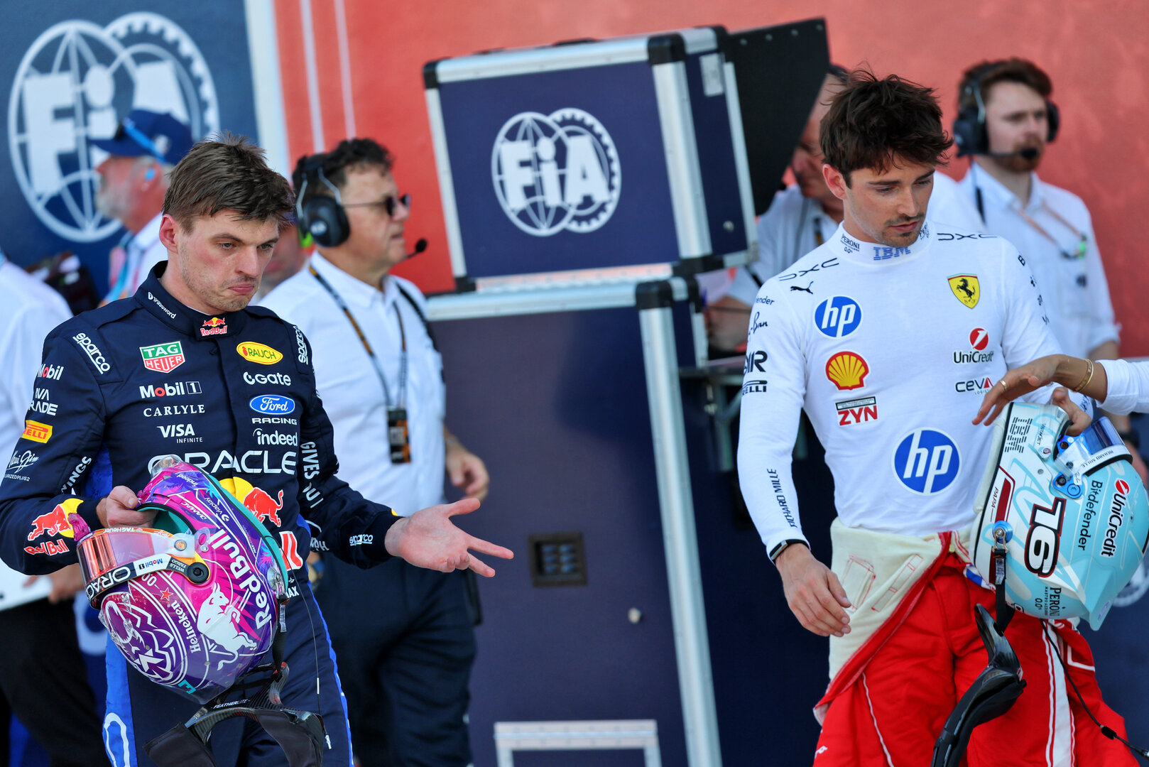 GP MIAMI, (L to R): Max Verstappen (NLD) Red Bull Racing e Charles Leclerc (MON) Ferrari in qualifying parc ferme.
02.05.2026. Formula 1 World Championship, Rd 4, Miami Grand Prix, Miami, Florida, USA, Sprint e Qualifiche Day.
- www.xpbimages.com, EMail: requests@xpbimages.com © Copyright: Batchelor / XPB Images