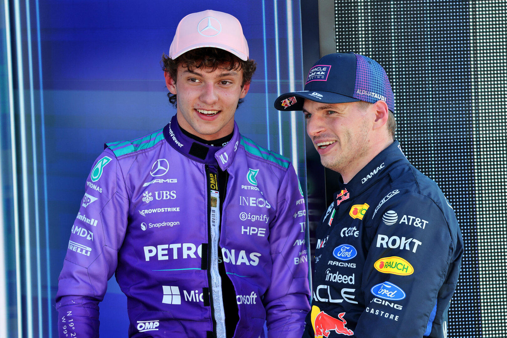 GP MIAMI, (L to R): Pole sitter Andrea Kimi Antonelli (ITA) Mercedes AMG Formula One Team with Max Verstappen (NLD) Red Bull Racing in qualifying parc ferme.
02.05.2026. Formula 1 World Championship, Rd 4, Miami Grand Prix, Miami, Florida, USA, Sprint e Qualifiche Day.
- www.xpbimages.com, EMail: requests@xpbimages.com © Copyright: Batchelor / XPB Images