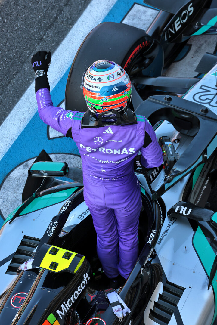 GP MIAMI, Andrea Kimi Antonelli (ITA) Mercedes AMG Formula One Team W17 celebrates his pole position in qualifying parc ferme.
02.05.2026. Formula 1 World Championship, Rd 4, Miami Grand Prix, Miami, Florida, USA, Sprint e Qualifiche Day.
- www.xpbimages.com, EMail: requests@xpbimages.com © Copyright: Moy / XPB Images