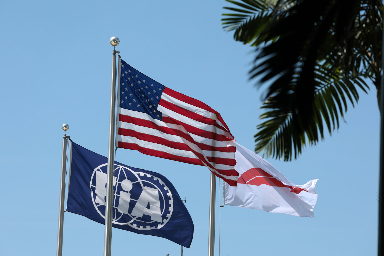 GP MIAMI, Circuit Atmosfera - USA e FIA flags.
02.05.2026. Formula 1 World Championship, Rd 4, Miami Grand Prix, Miami, Florida, USA, Sprint e Qualifiche Day.
- www.xpbimages.com, EMail: requests@xpbimages.com © Copyright: Moy / XPB Images