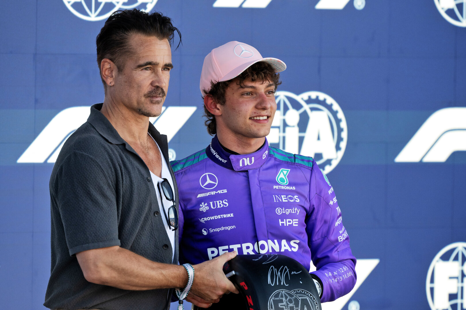 GP MIAMI, (L to R): Colin Farrell (IRE) Actor presents the Pirelli Pole Position Award to Andrea Kimi Antonelli (ITA) Mercedes AMG Formula One Team in qualifying parc ferme.
02.05.2026. Formula 1 World Championship, Rd 4, Miami Grand Prix, Miami, Florida, USA, Sprint e Qualifiche Day.
- www.xpbimages.com, EMail: requests@xpbimages.com © Copyright: Price / XPB Images