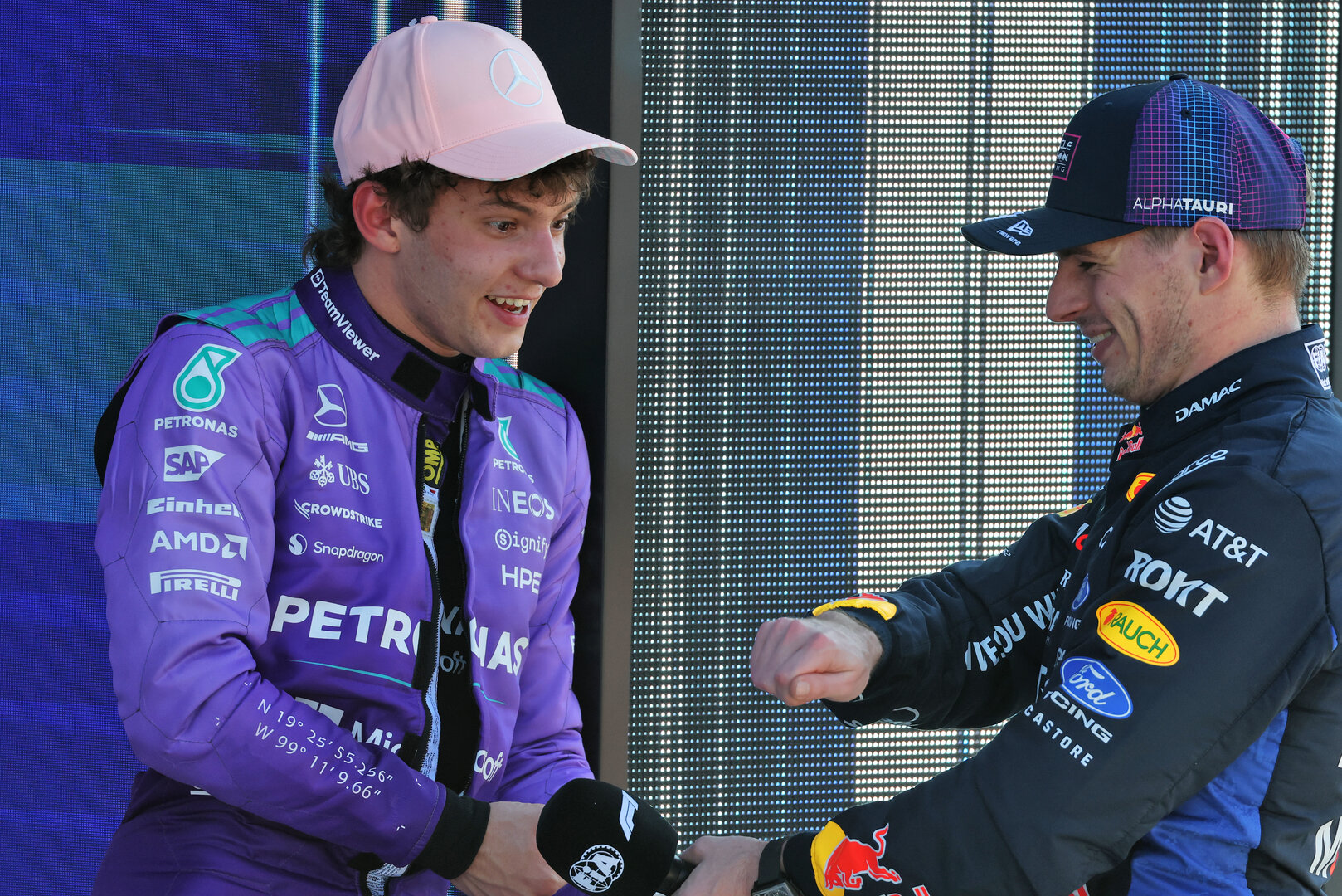 GP MIAMI, (L to R): pole sitter Andrea Kimi Antonelli (ITA) Mercedes AMG Formula One Team e Max Verstappen (NLD) Red Bull Racing in qualifying parc ferme.
02.05.2026. Formula 1 World Championship, Rd 4, Miami Grand Prix, Miami, Florida, USA, Sprint e Qualifiche Day.
 - www.xpbimages.com, EMail: requests@xpbimages.com © Copyright: Coates / XPB Images