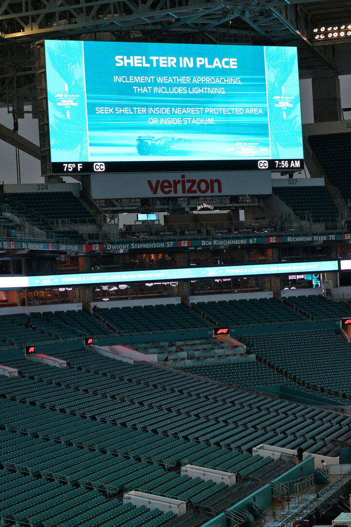 GP MIAMI, Paddock Atmosfera - Lightning storm shelter protocols displayed on a giant screen in the stadium.
03.05.2026. Formula 1 World Championship, Rd 4, Miami Grand Prix, Miami, Florida, USA, Gara Day.
- www.xpbimages.com, EMail: requests@xpbimages.com © Copyright: Bearne / XPB Images