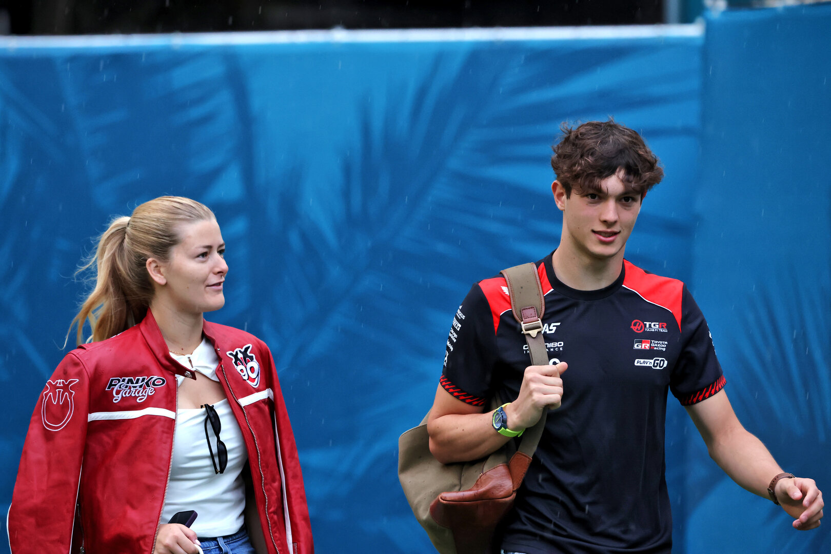 GP MIAMI, (L to R): Alicia Torriani with her boyfriend Oliver Bearman (GBR) Haas F1 Team.
03.05.2026. Formula 1 World Championship, Rd 4, Miami Grand Prix, Miami, Florida, USA, Gara Day.
 - www.xpbimages.com, EMail: requests@xpbimages.com © Copyright: Rew / XPB Images