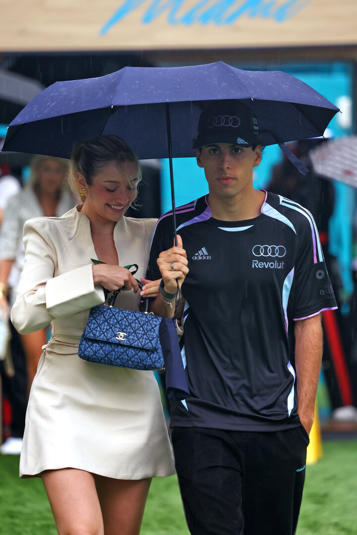 GP MIAMI, (L to R): Isabella Bernardini (BRA) with her boyfriend Gabriel Bortoleto (BRA) Audi F1 Team. 
03.05.2026. Formula 1 World Championship, Rd 4, Miami Grand Prix, Miami, Florida, USA, Gara Day.
- www.xpbimages.com, EMail: requests@xpbimages.com © Copyright: Patching / XPB Images