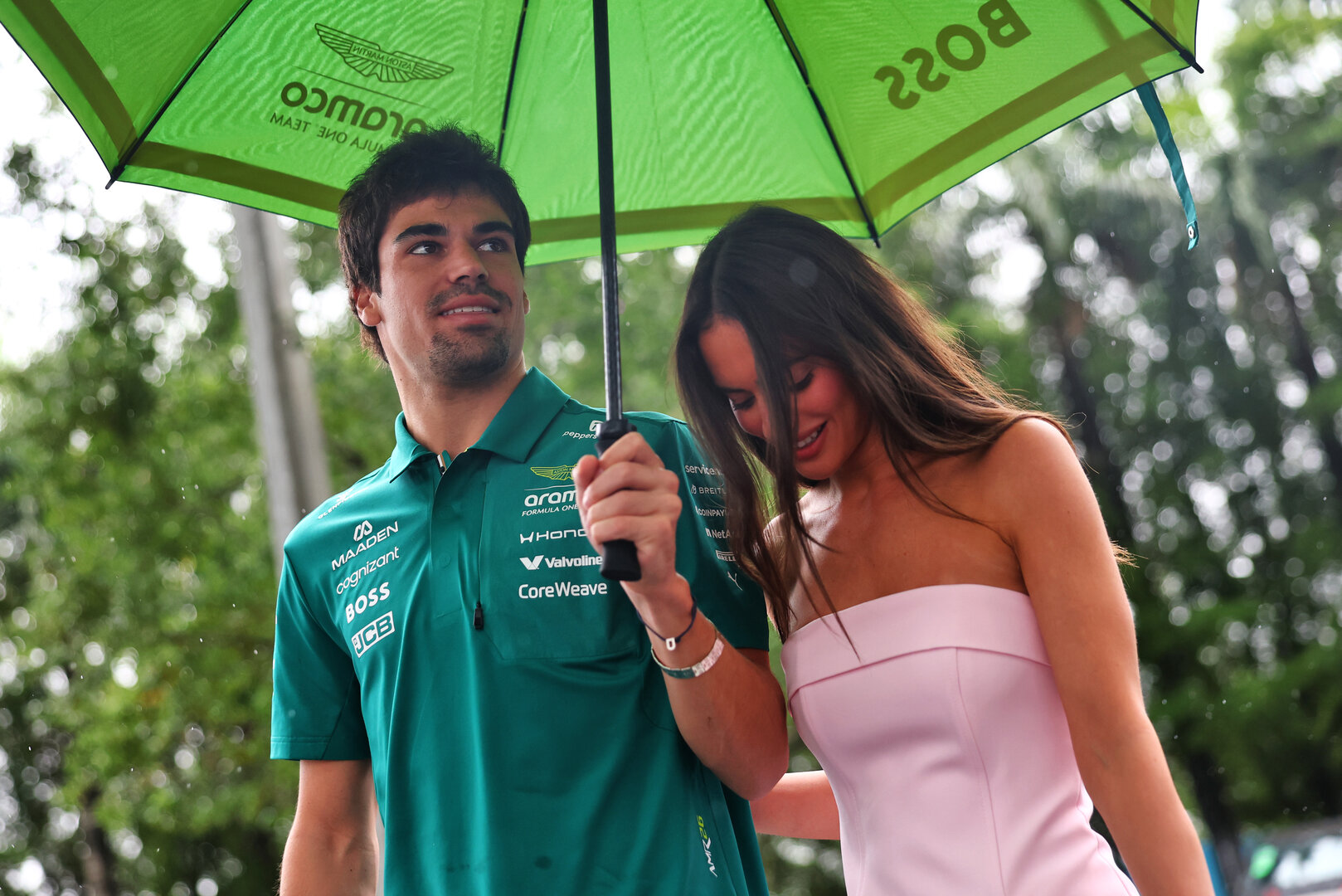 GP MIAMI, (L to R): Lance Stroll (CDN) Aston Martin F1 Team with his girlfrien Yael Shelbia (ISR) Model e Actress.
03.05.2026. Formula 1 World Championship, Rd 4, Miami Grand Prix, Miami, Florida, USA, Gara Day.
- www.xpbimages.com, EMail: requests@xpbimages.com © Copyright: Bearne / XPB Images